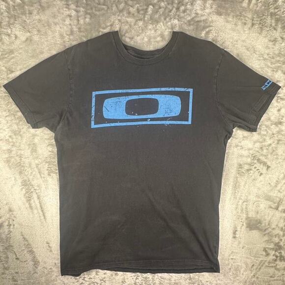 Oakley x Buckle Big Logo Print Black/Blue Graphic T-shirt Size Large - Picture 6 of 7